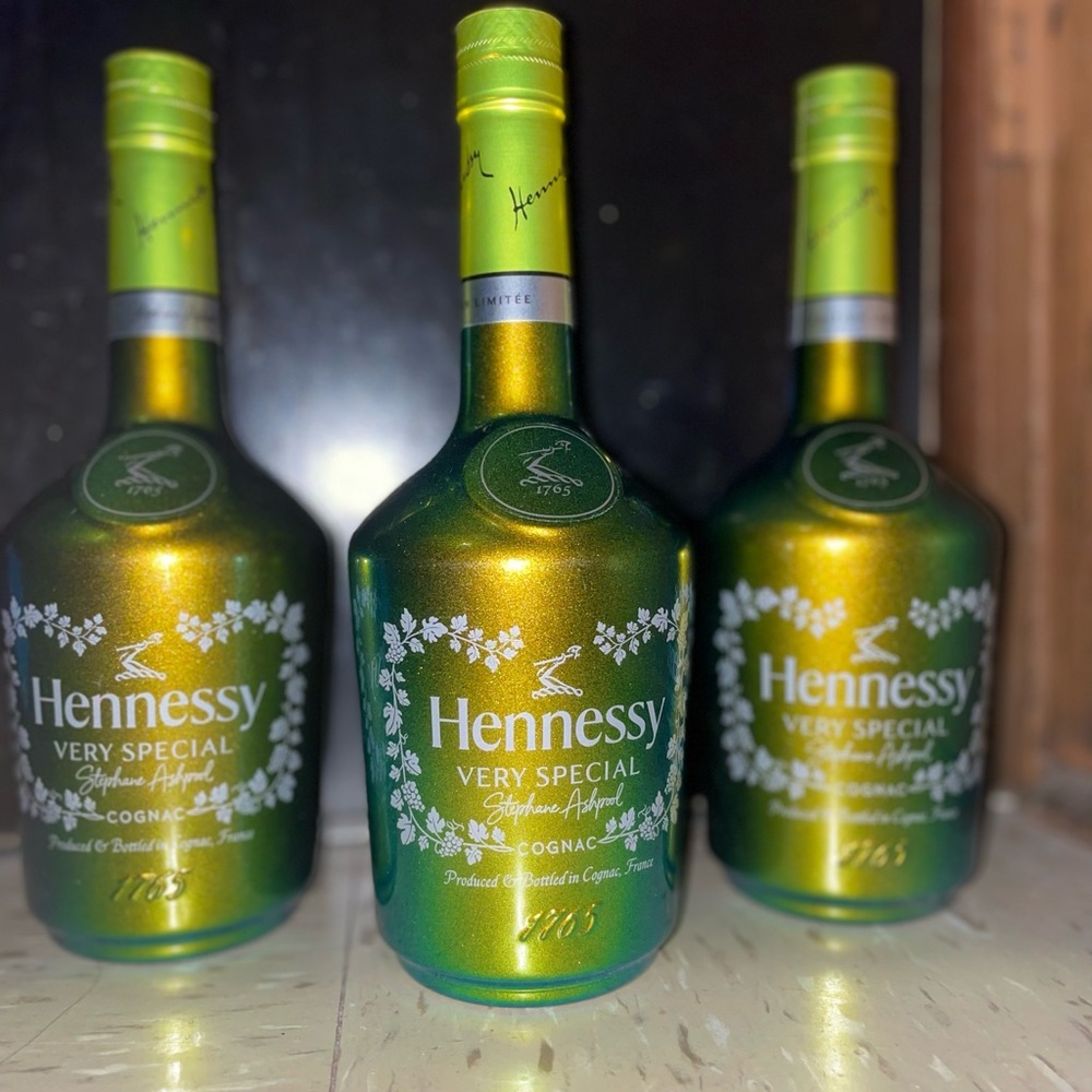 Hennessy Vs Limited Edition By Stephanie Ashpool. Only released in the Uk